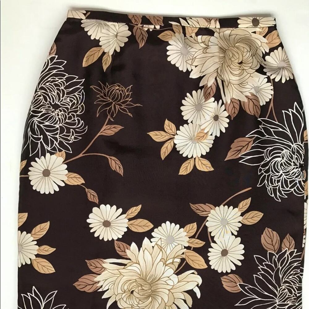 Maggy London 6 Ivory Floral on‎ Brown 100% Silk Skirt PRISTINE